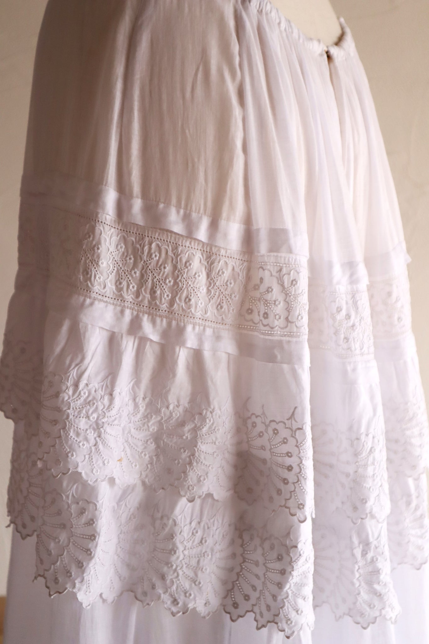 1900s French Edwardian Handworked Cotton Lawn Skirt
