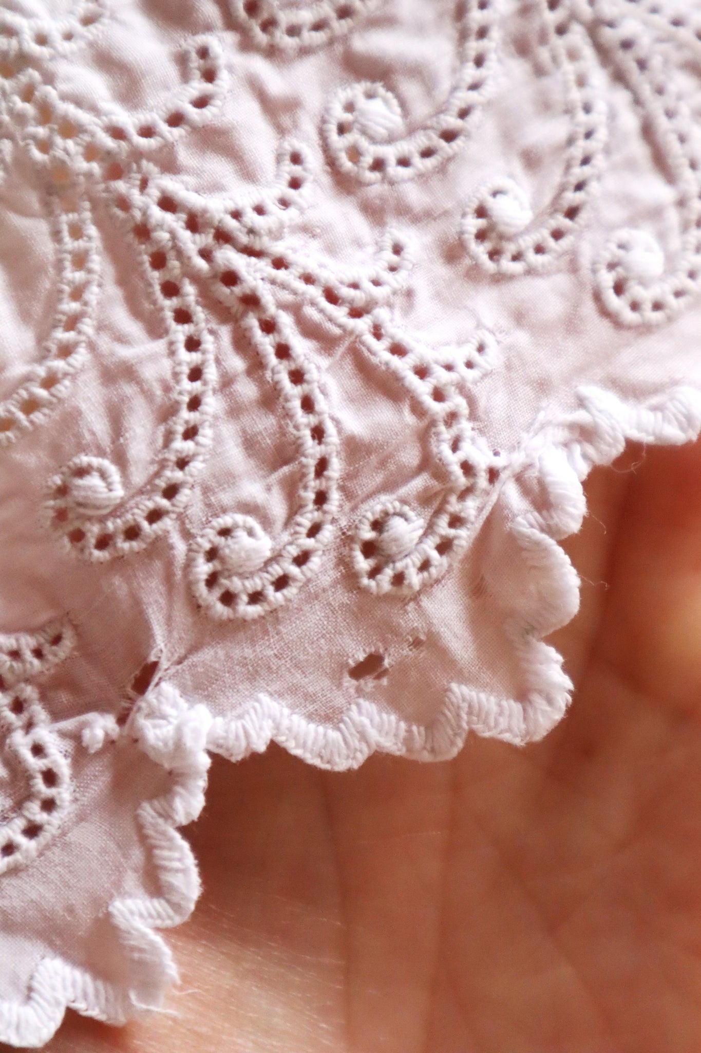1900s French Edwardian Handworked Cotton Lawn Skirt