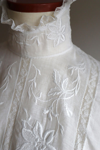 1900s Edwardian Muslin Cotton Embroidered Blouse