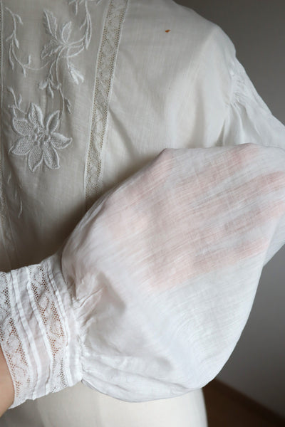 1900s Edwardian Muslin Cotton Embroidered Blouse