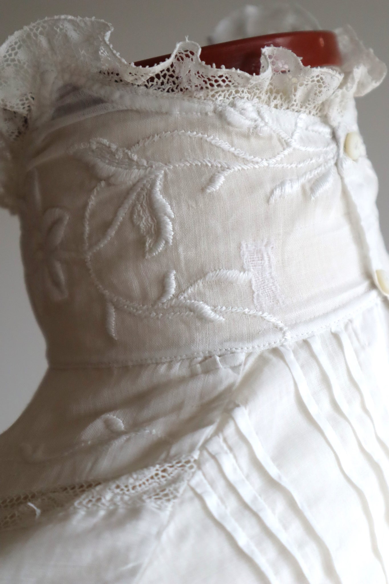1900s Edwardian Muslin Cotton Embroidered Blouse