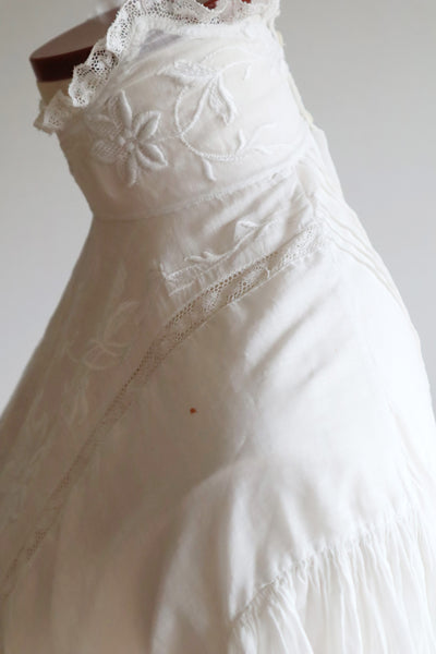 1900s Edwardian Muslin Cotton Embroidered Blouse