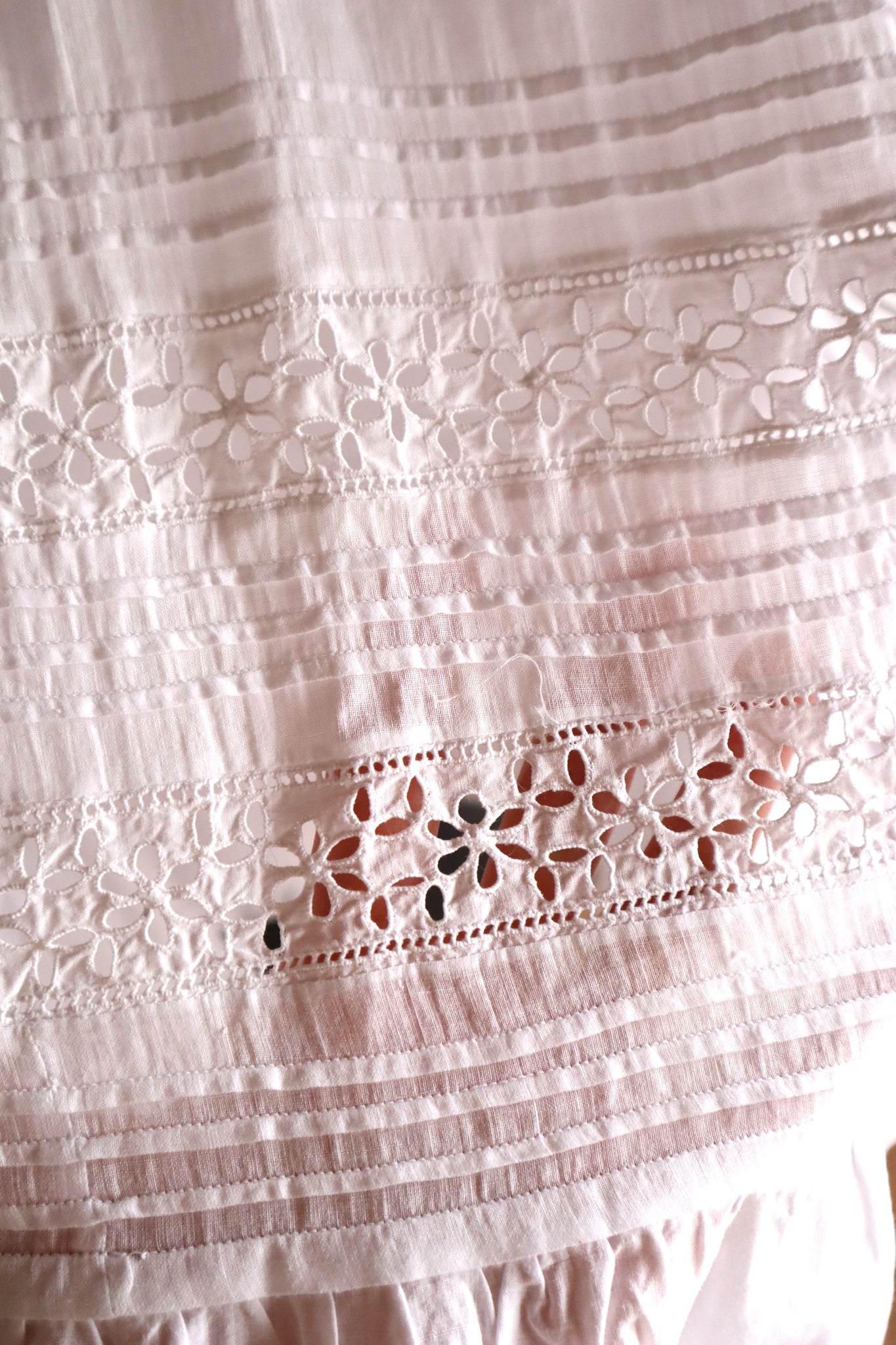 1900s French Edwardian Cutwork Cotton Petticoat Skirt