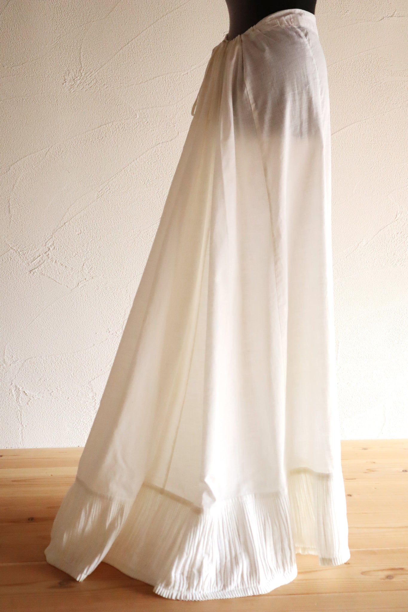 1900s French Cotton Train Skirt with Fine Pleated Hem