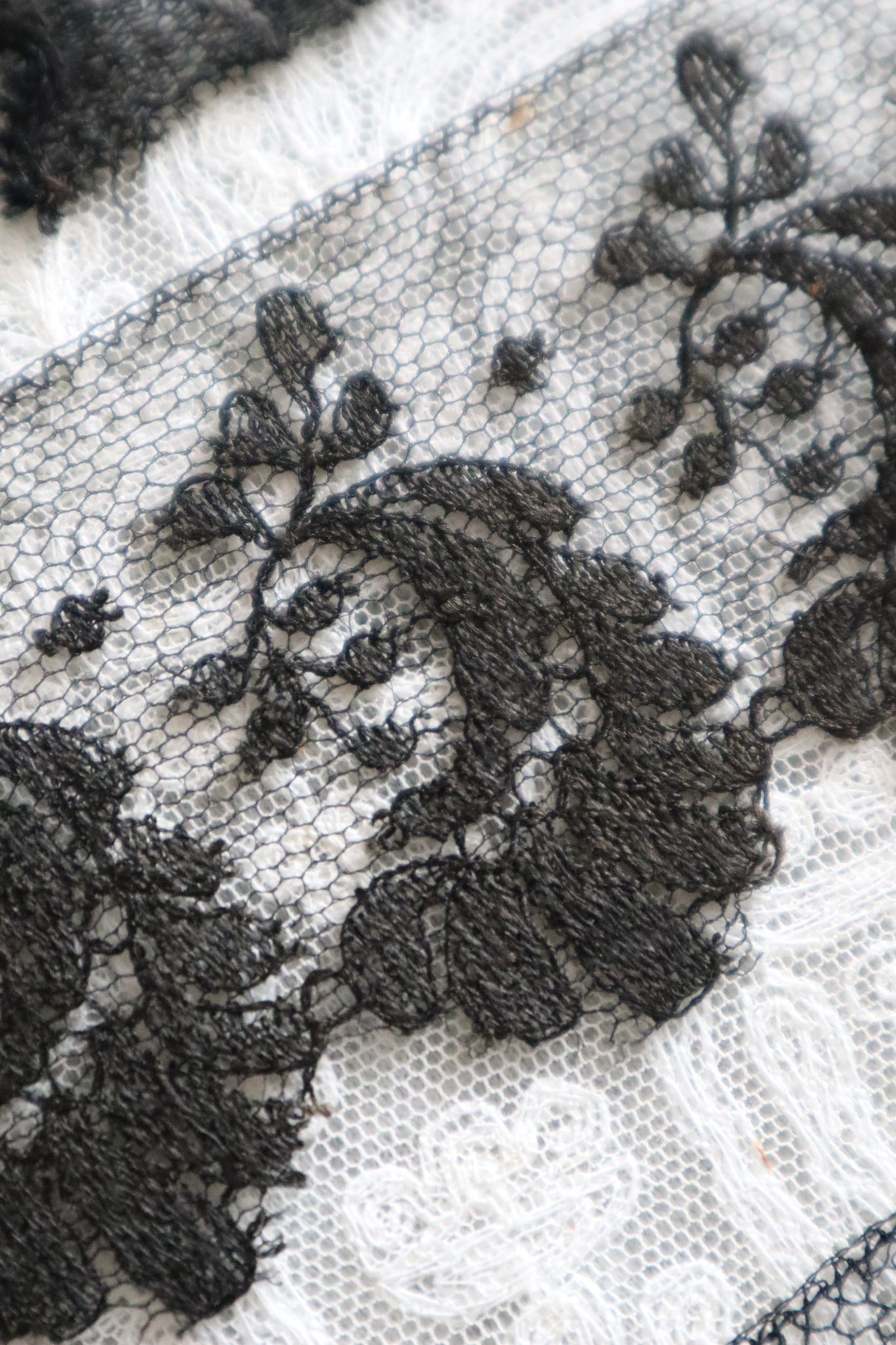 1900s–1920s Antique English Cotton Hexagonal Lace Bundle