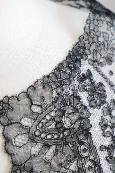 1900s French Black Chantilly Style Lace Collar