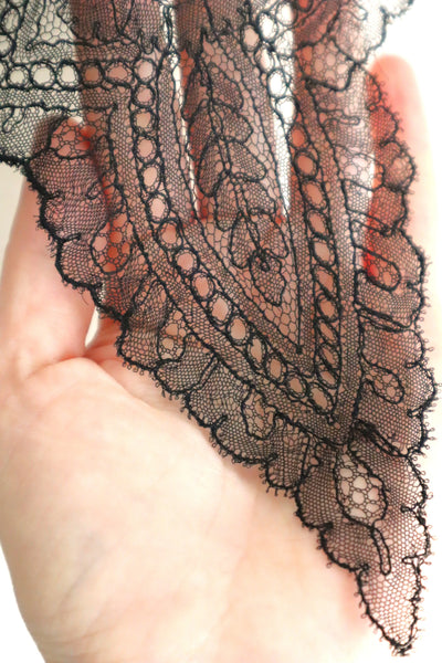 1900s French Black Chantilly Style Lace Collar