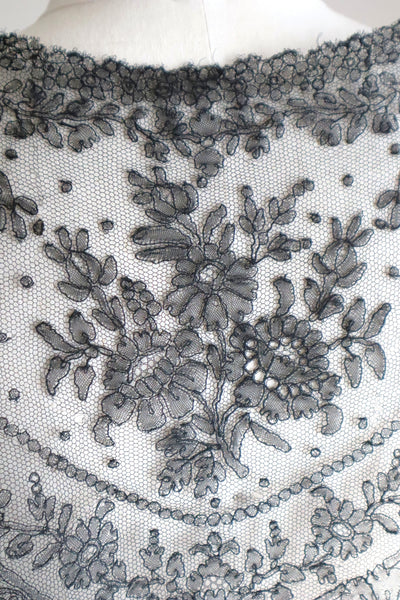 1900s French Black Chantilly Style Lace Collar