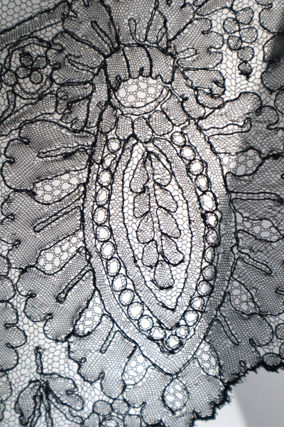 1900s French Black Chantilly Style Lace Collar