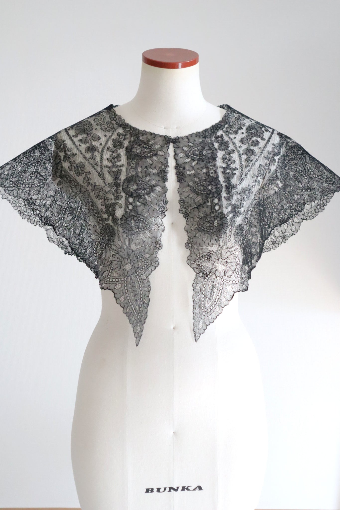 1900s French Black Chantilly Style Lace Collar