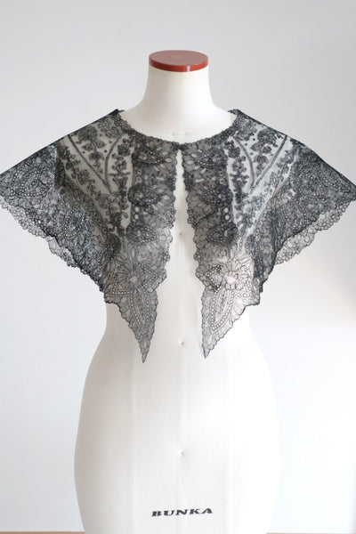 1900s French Black Chantilly Style Lace Collar