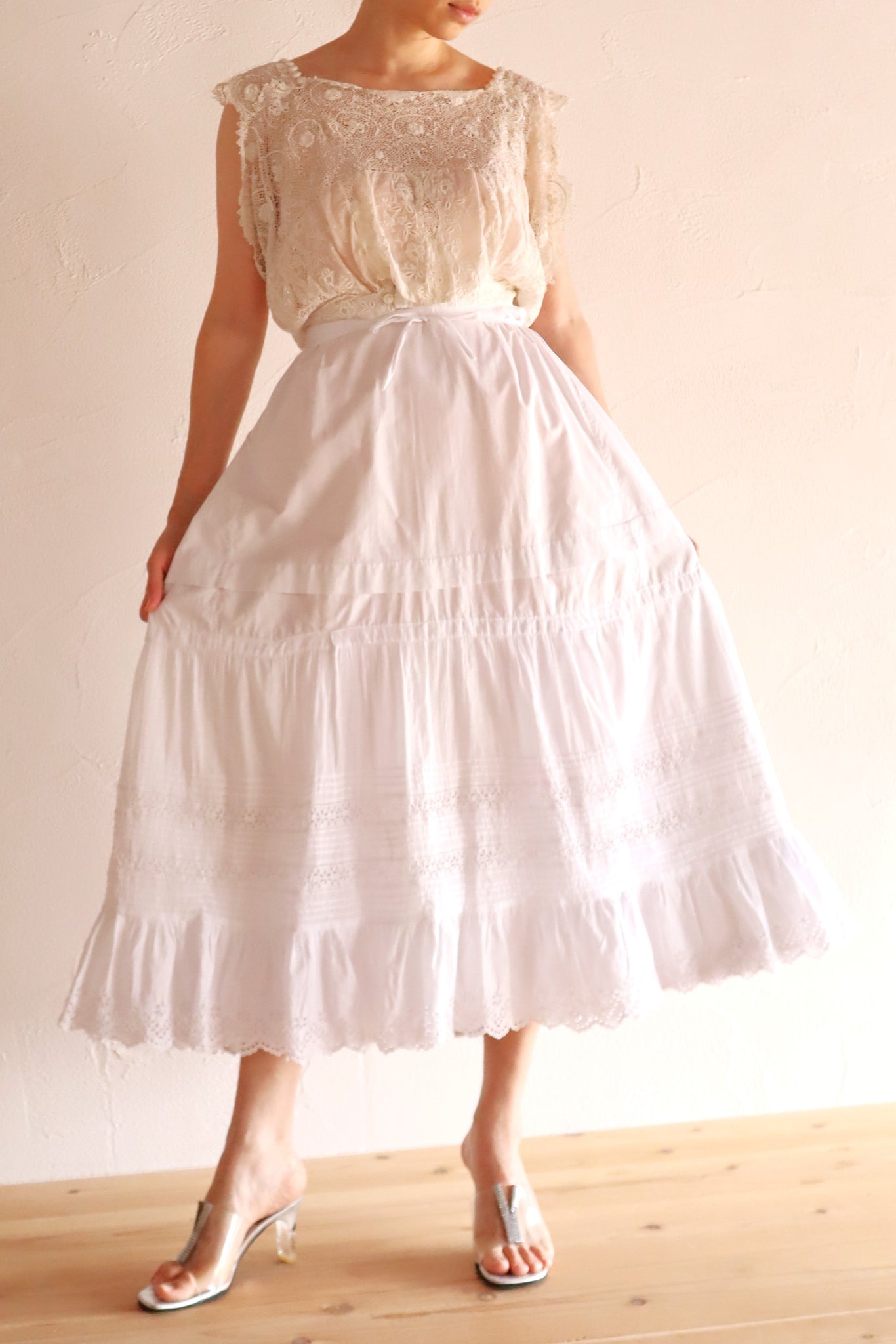 1900s French Edwardian Cutwork Cotton Petticoat Skirt