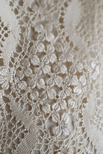 Late 19th Century Cream Silk Maltese Lace Lappet Scarf