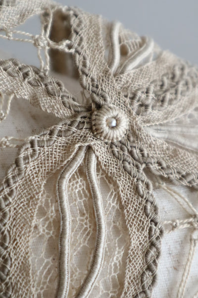 1895–1905 English Linen Bertha Collar