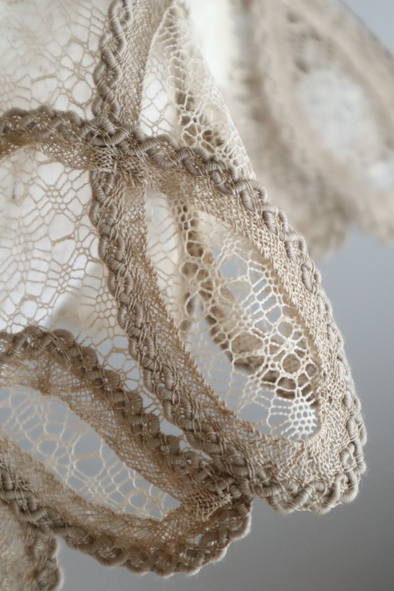 1895–1905 English Linen Bertha Collar