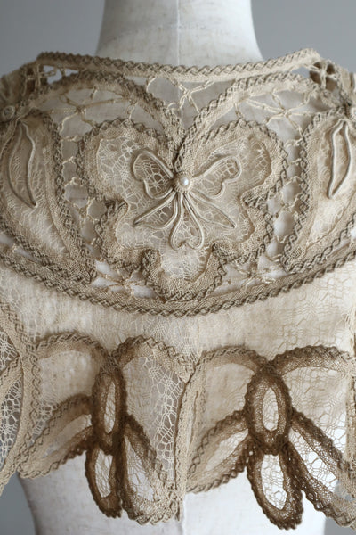 1895–1905 English Linen Bertha Collar