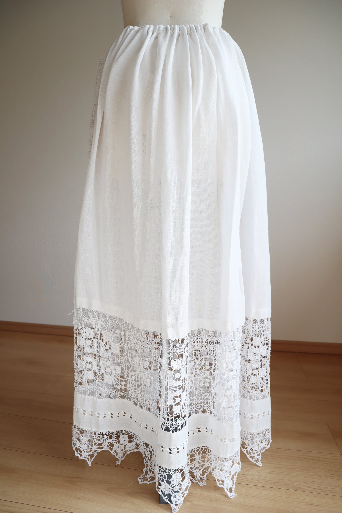 1900s Hand Made Lace White Petticoat Skirt