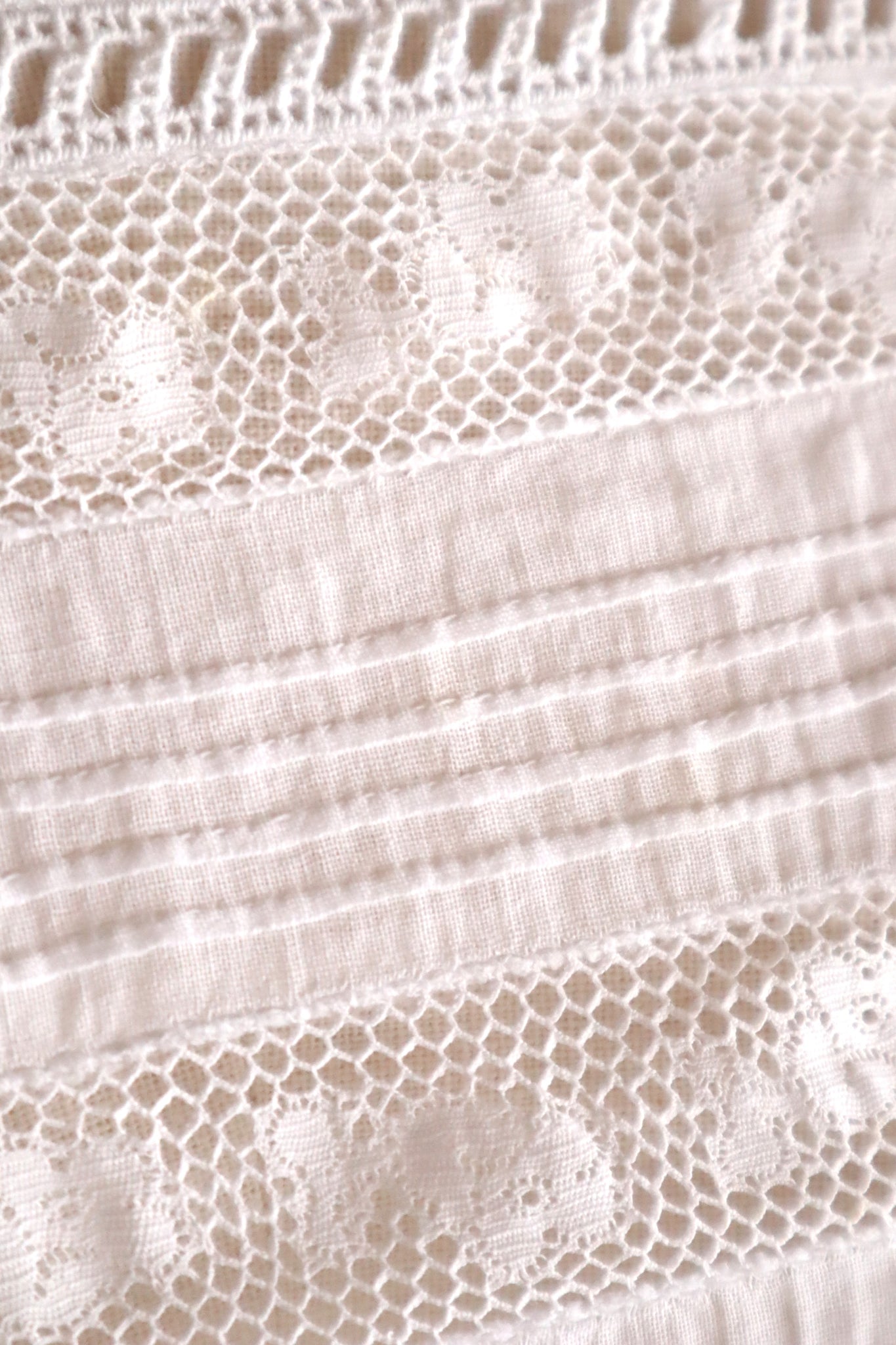 1900s French Hand-Sewn Cotton Lawn Dress