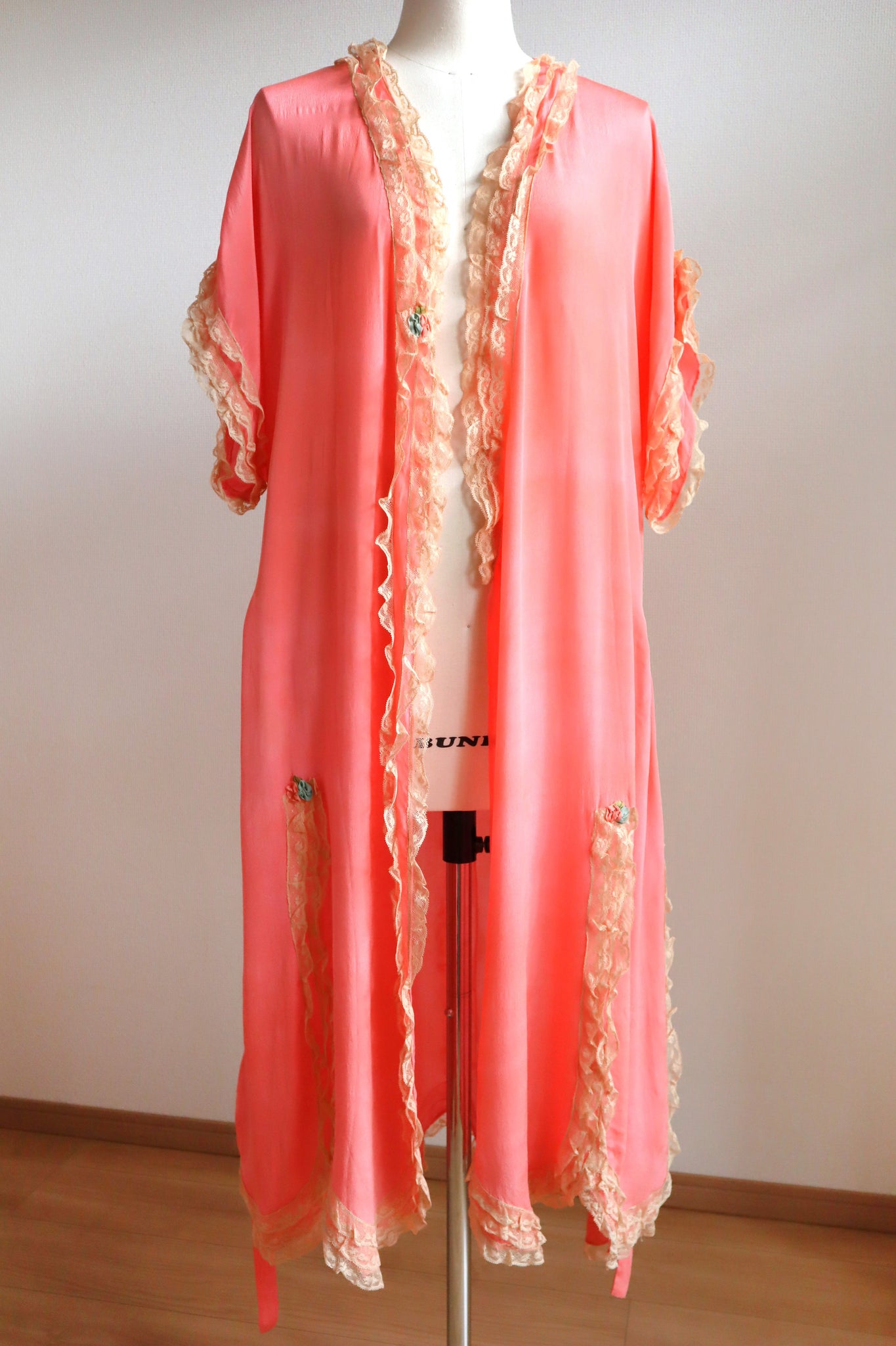 1920s Pink Silk Robe