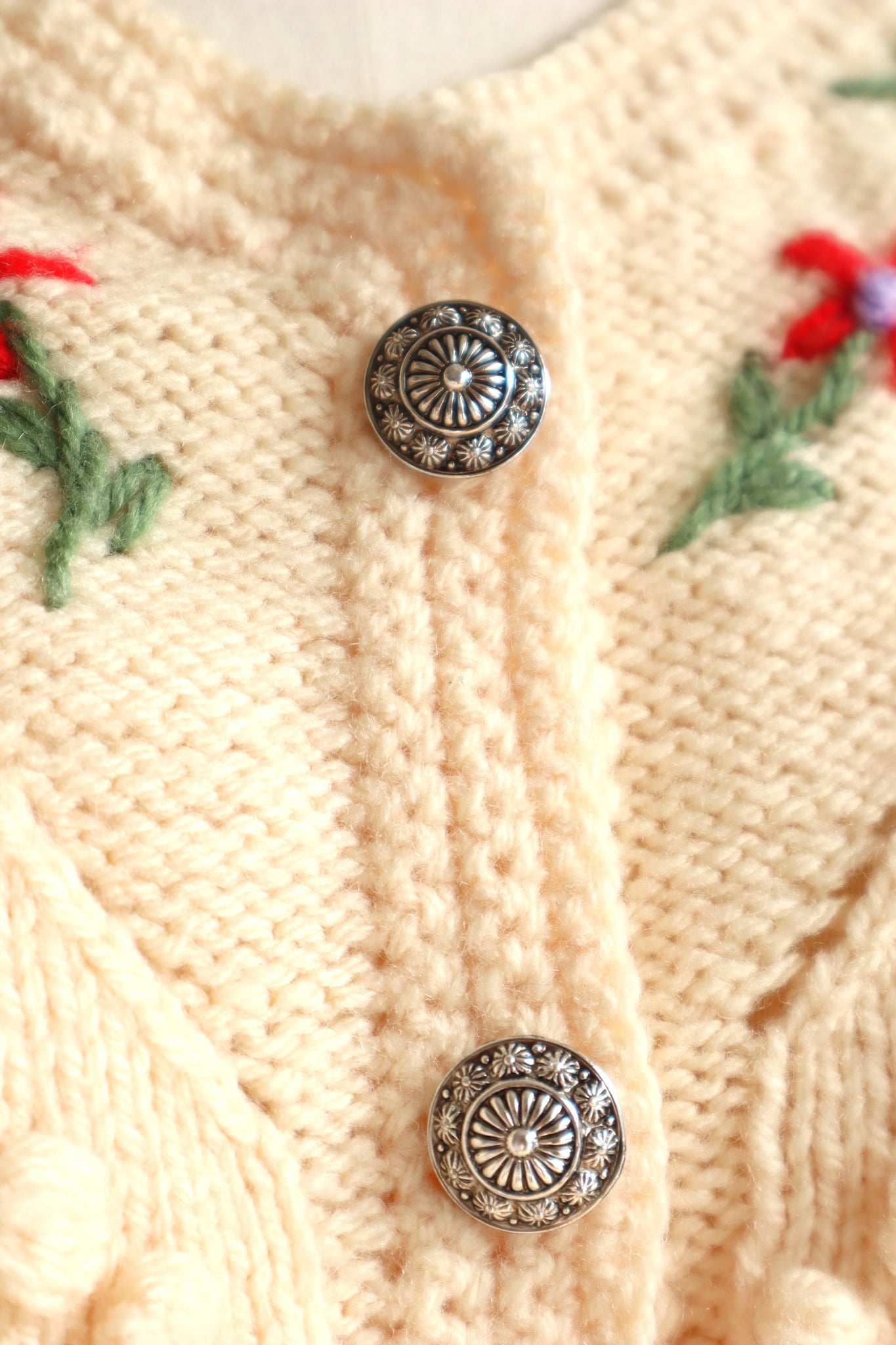 80s Flower Embroidery Cream Austrian Cardigan