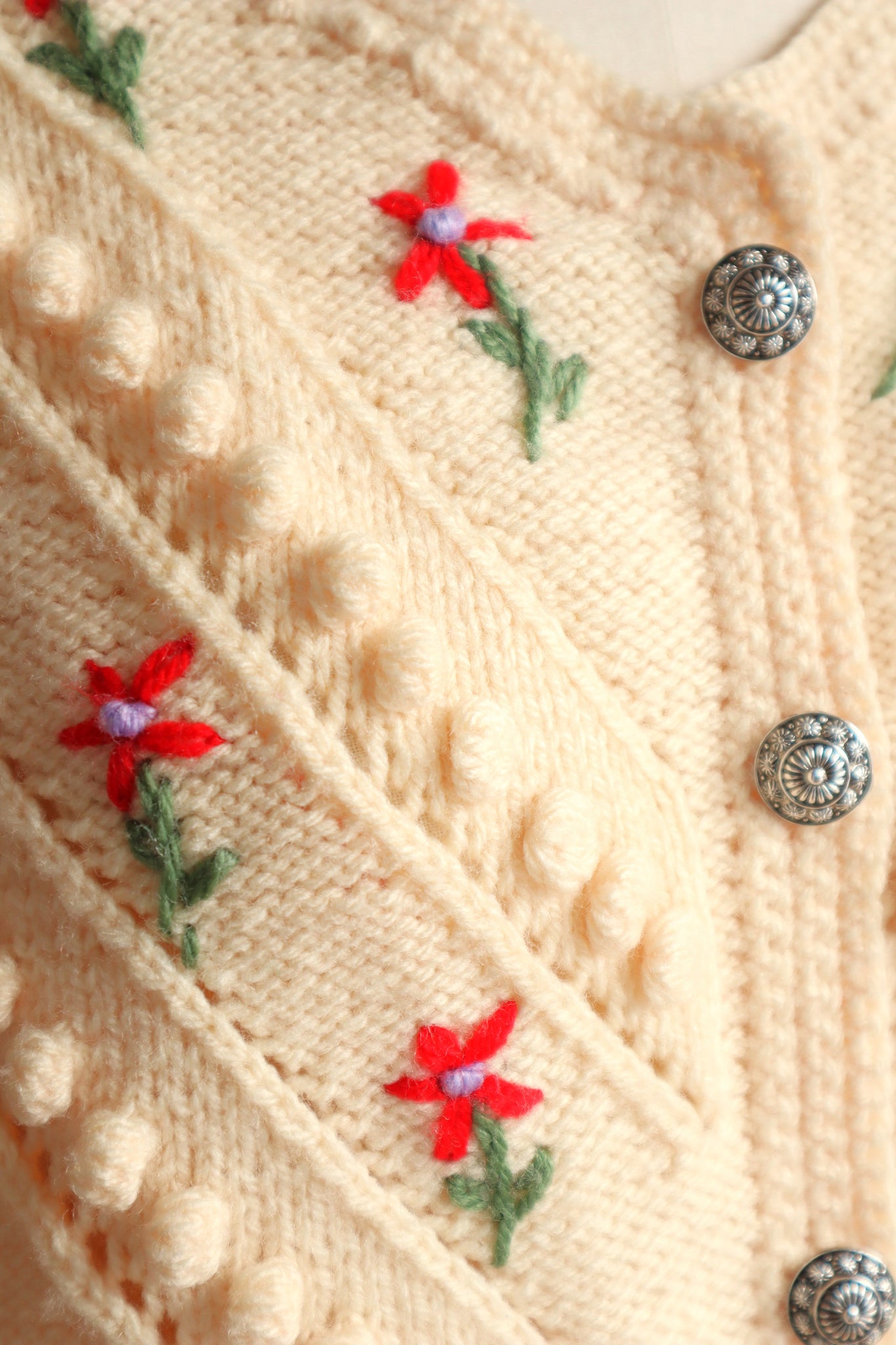 80s Flower Embroidery Cream Austrian Cardigan