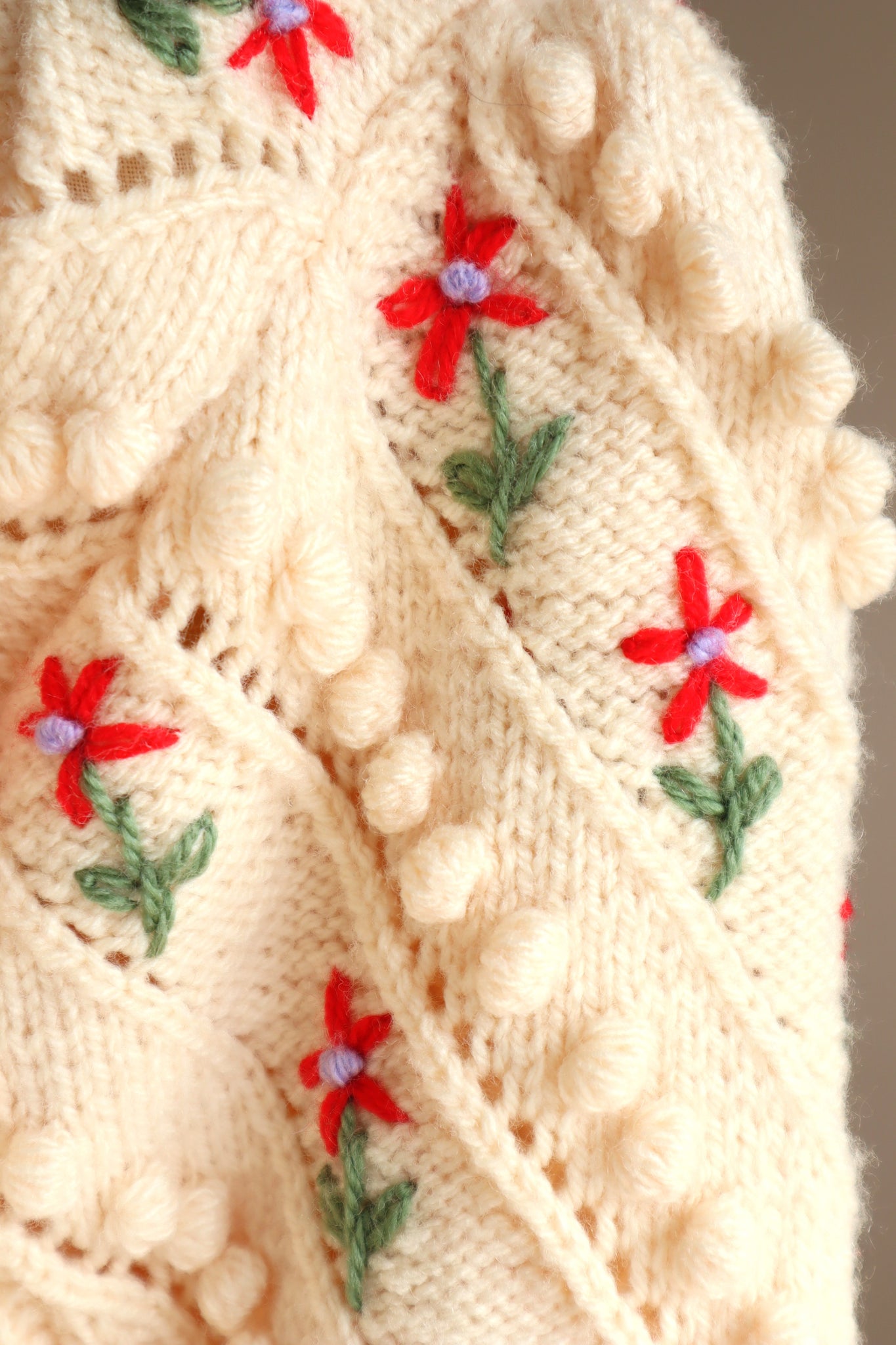 80s Flower Embroidery Cream Austrian Cardigan