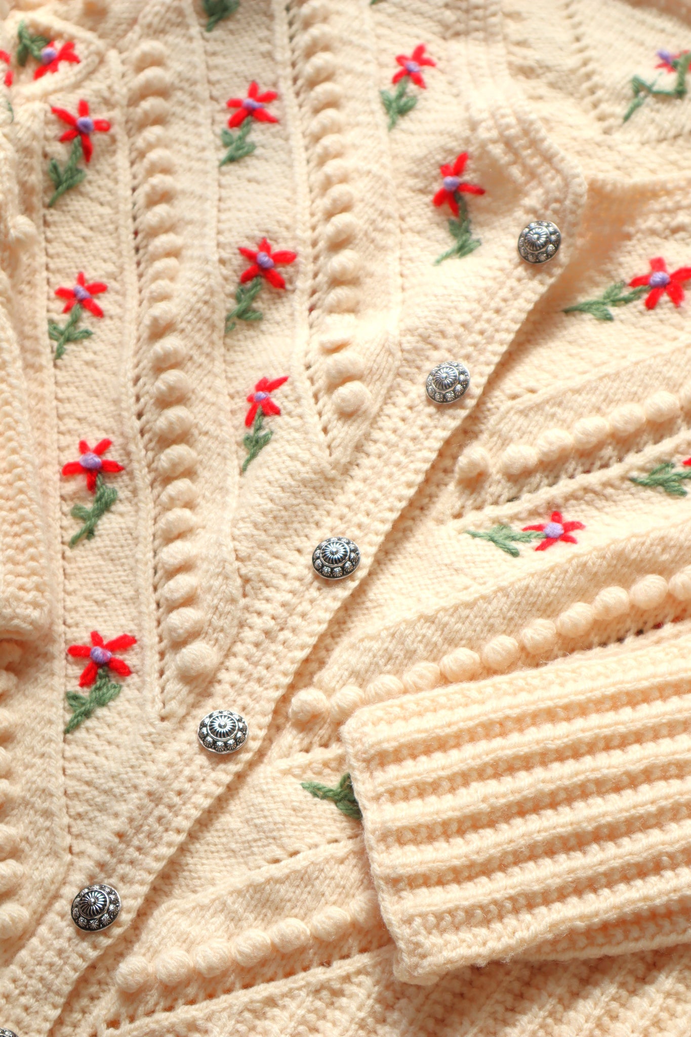 80s Flower Embroidery Cream Austrian Cardigan