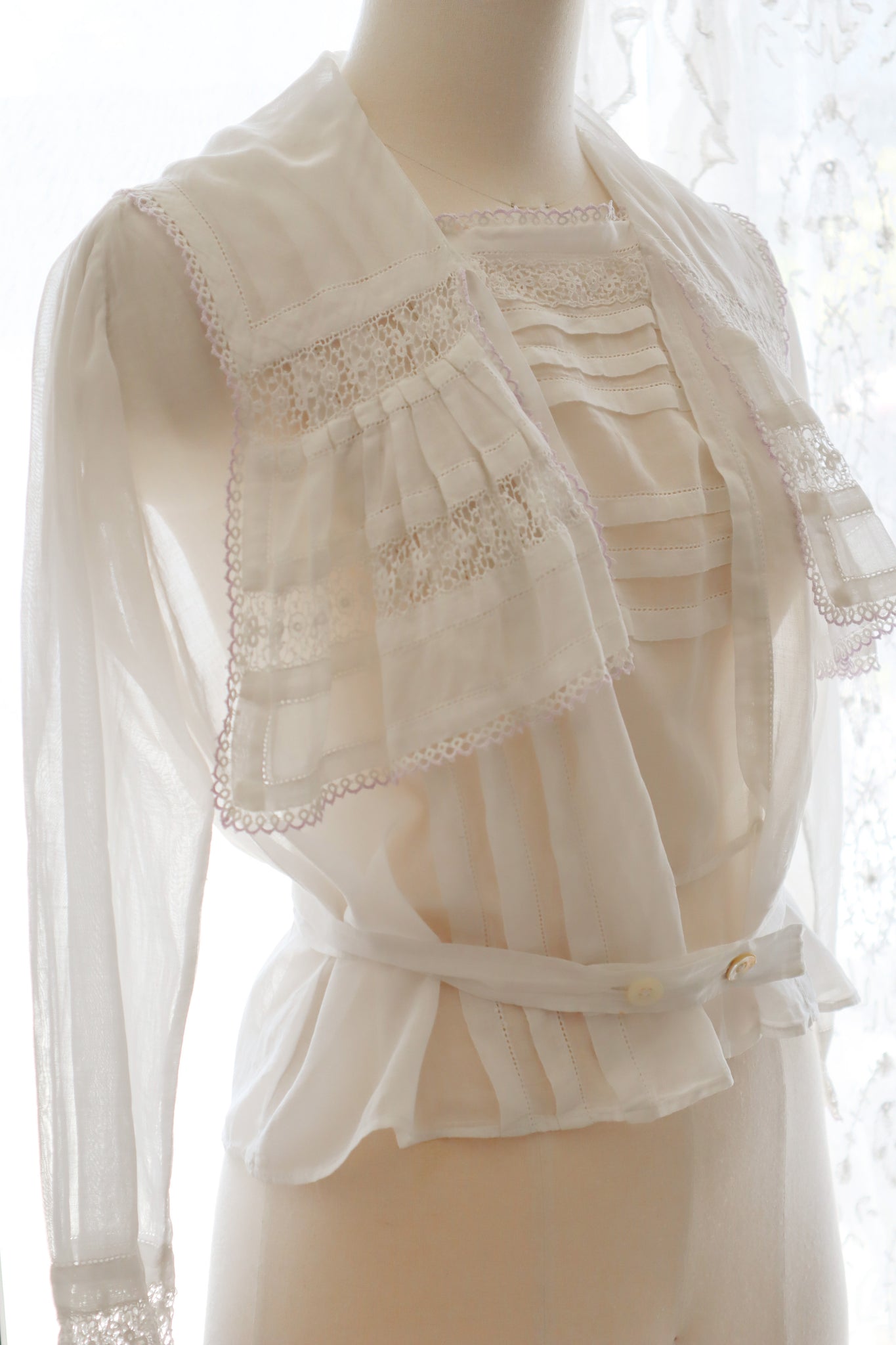 1910s Lavender Crochet Trim Blouse