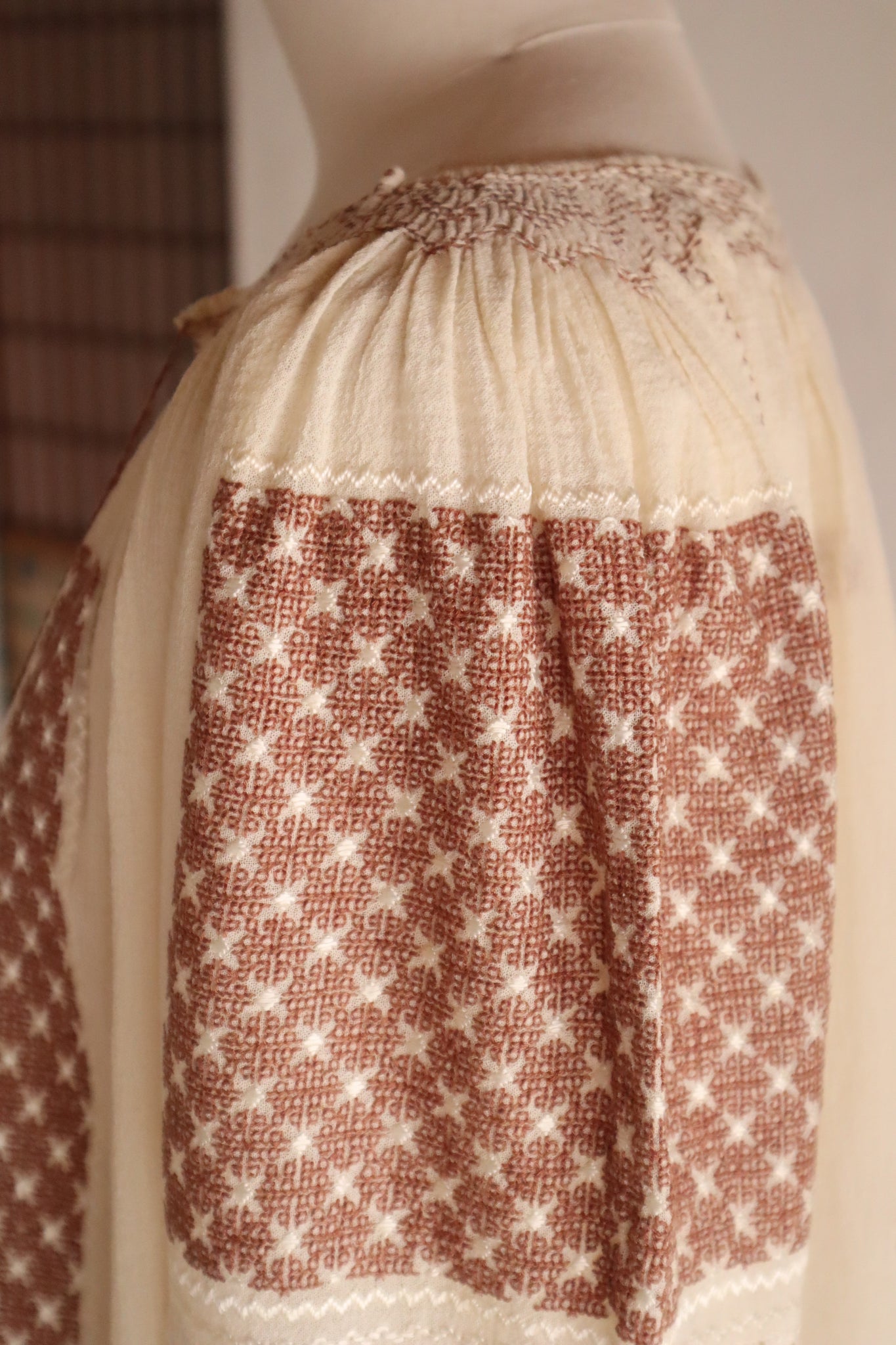 1940s~1950s Romanian Blouse Cream×Brown