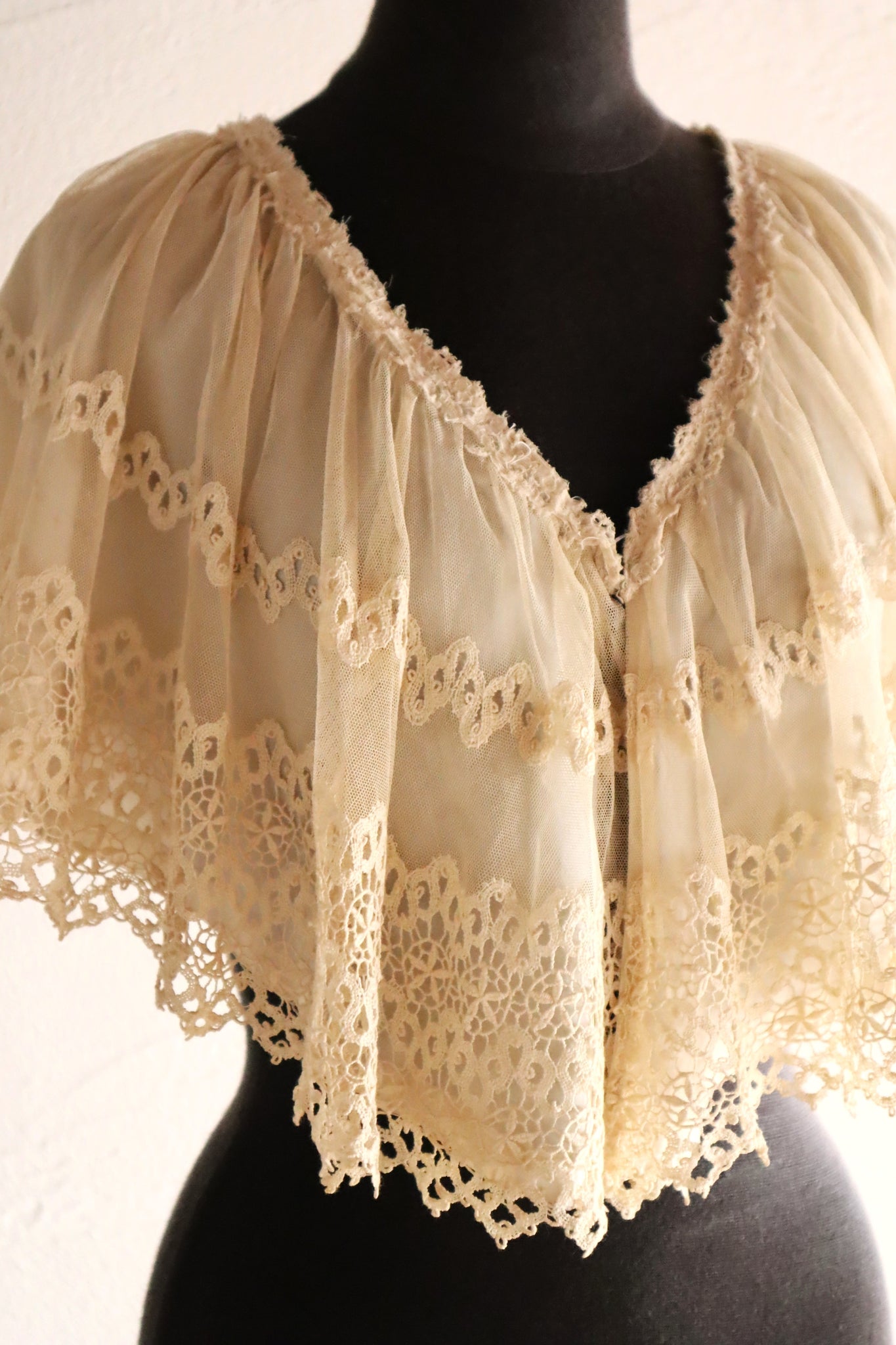 1920s Cotton Tulle Cape Collar with Hand Bobbin Lace Trim