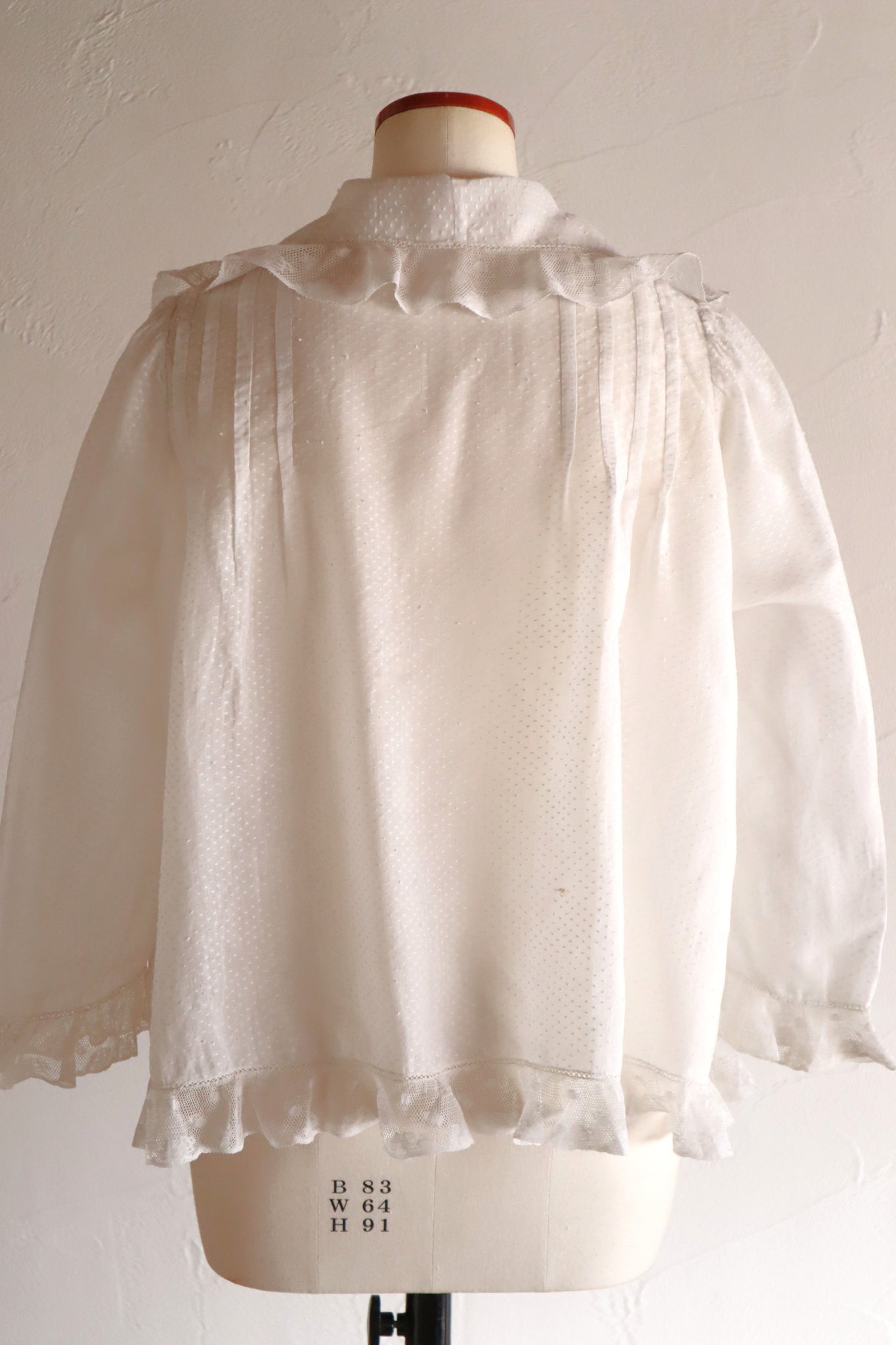 1910s Swiss Dot Big Collar Bed Jacket