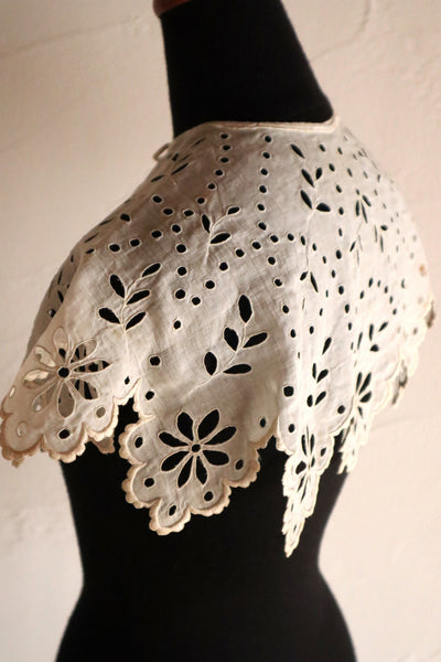 1910s Hand Embroidered Cutwork Linen Collar