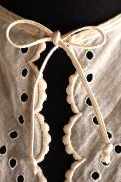 1910s Hand Embroidered Cutwork Linen Collar