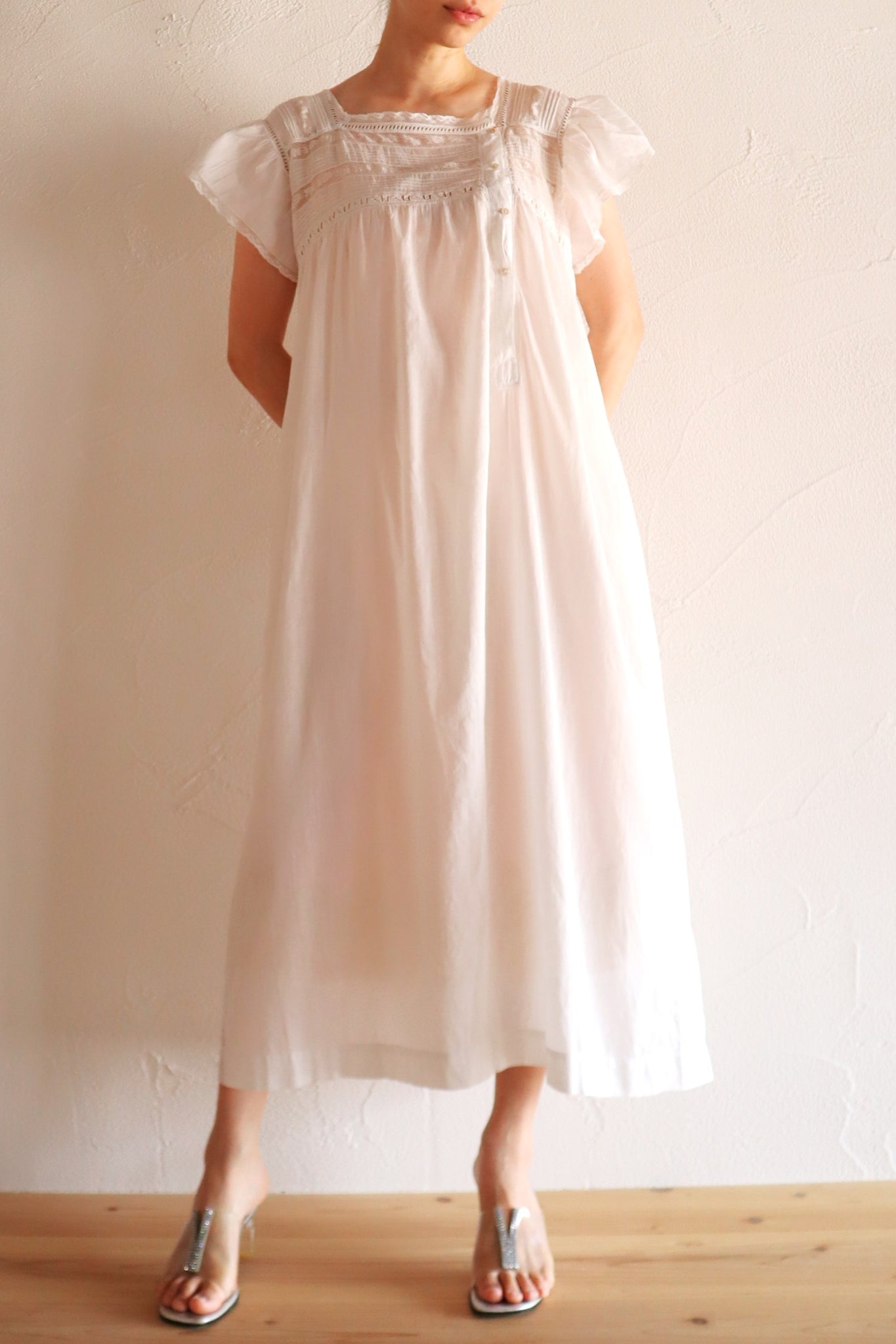 1900s French Hand-Sewn Cotton Lawn Dress