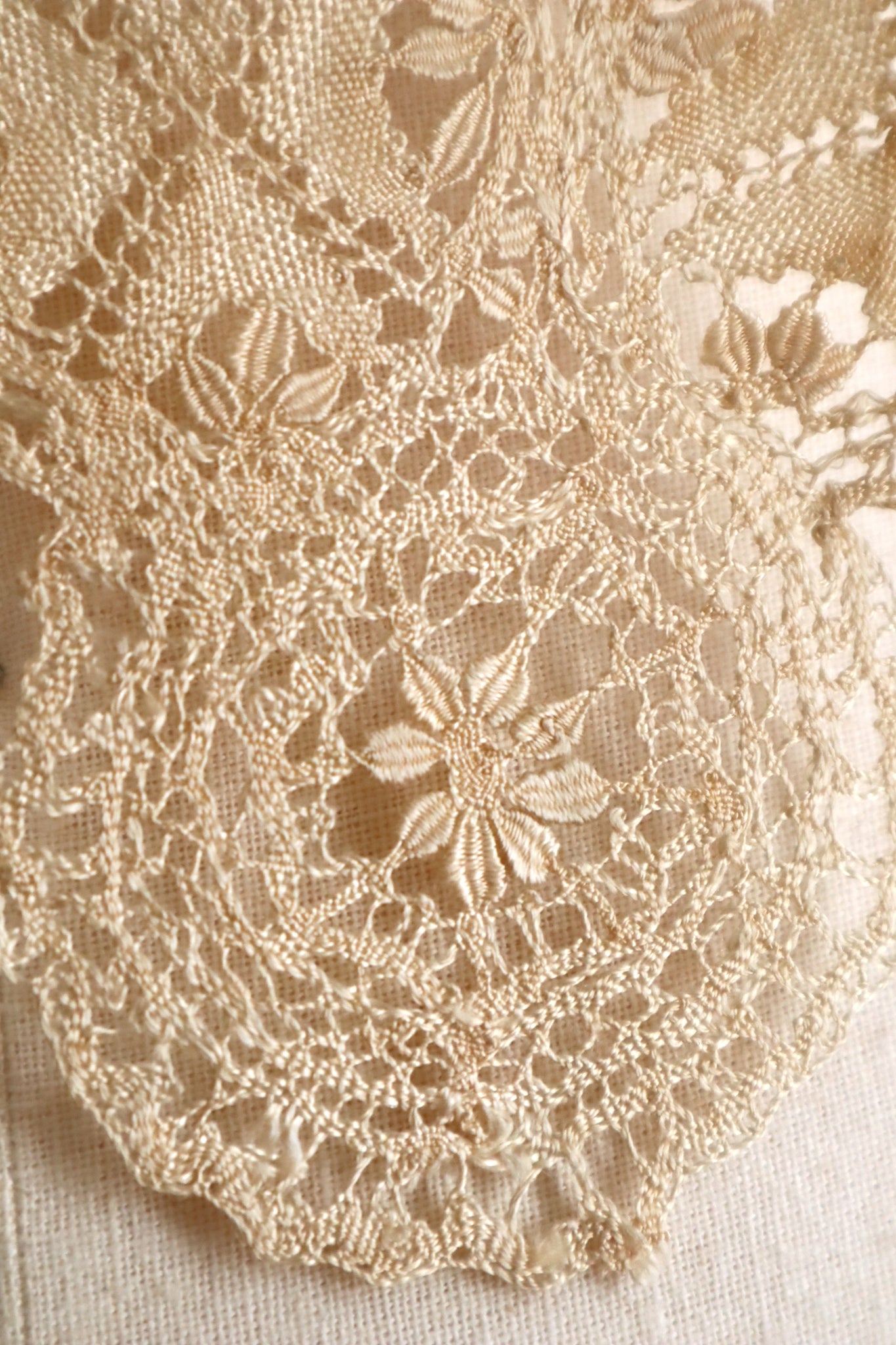 1900s Silk Maltese Lace Shawl