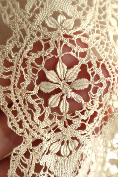1900s Silk Maltese Lace Shawl