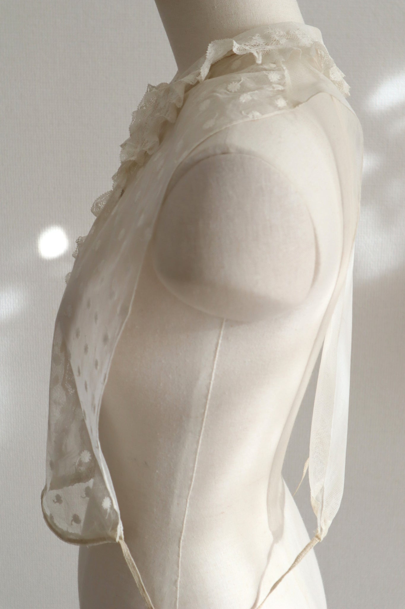 1910s French Daisy Tulle Lace Dickey