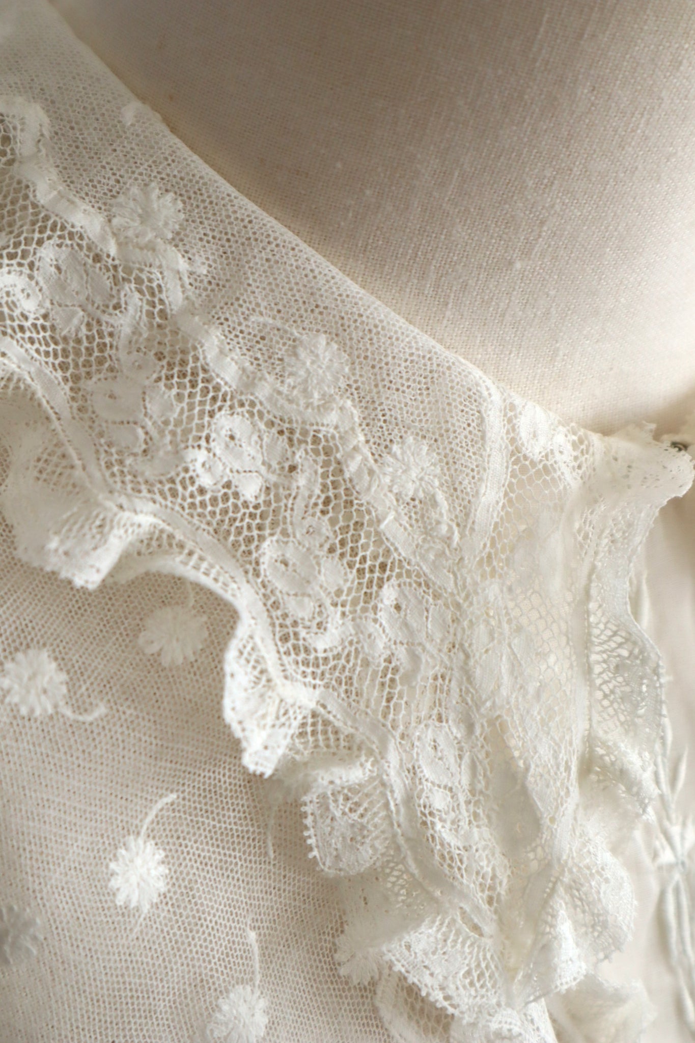 1910s French Daisy Tulle Lace Dickey