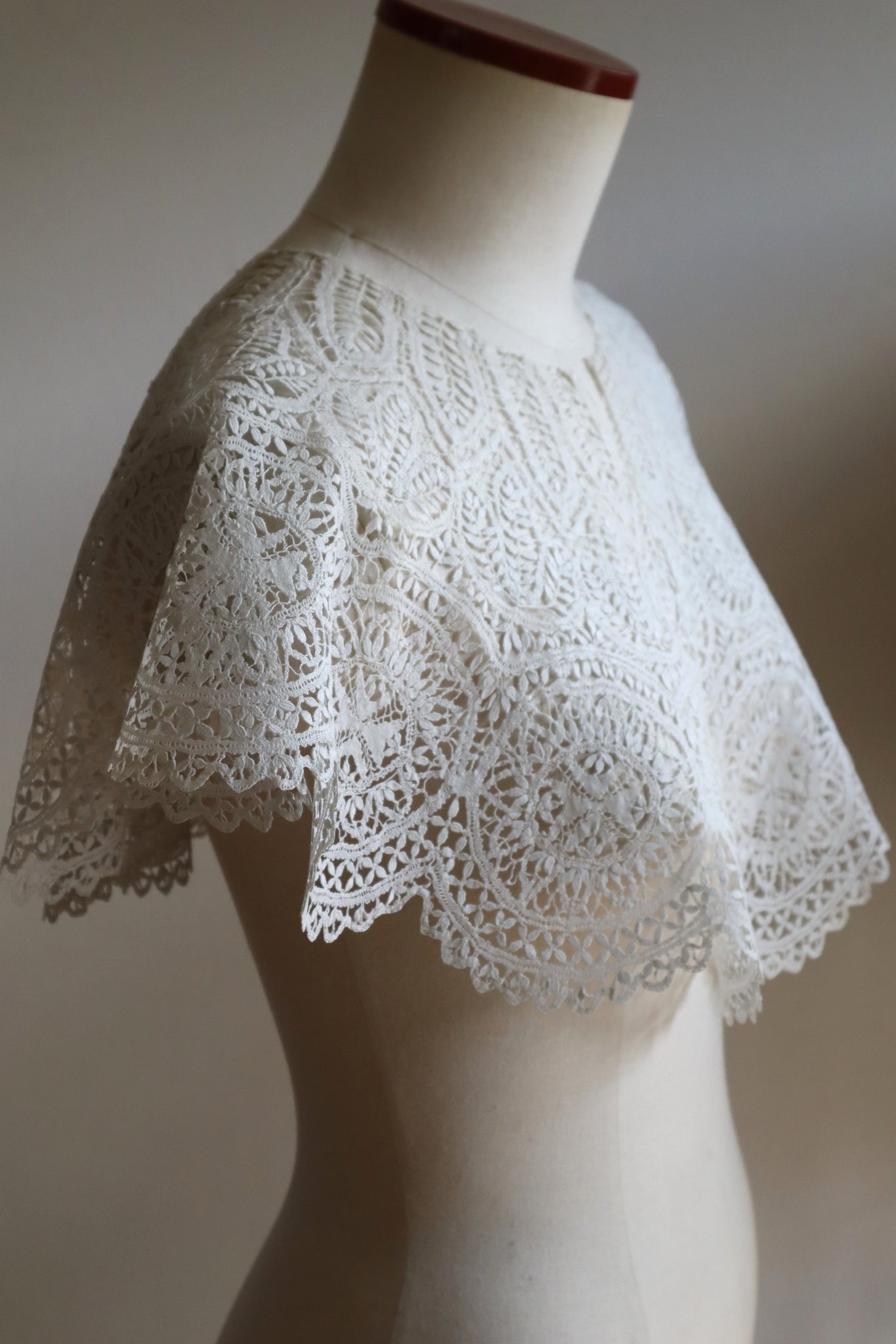 Late 19th Century Linen Maltese Lace Bertha Collar