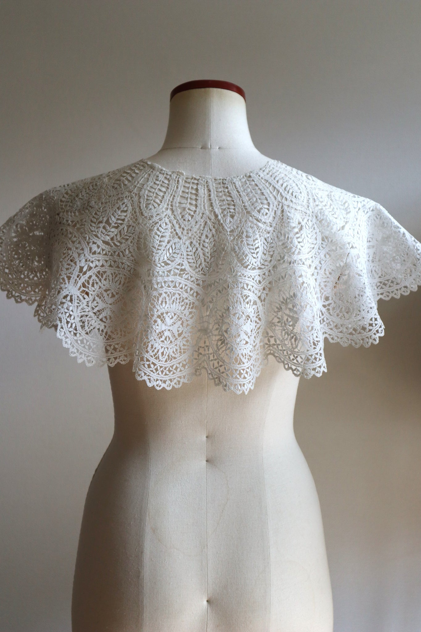 Late 19th Century Linen Maltese Lace Bertha Collar