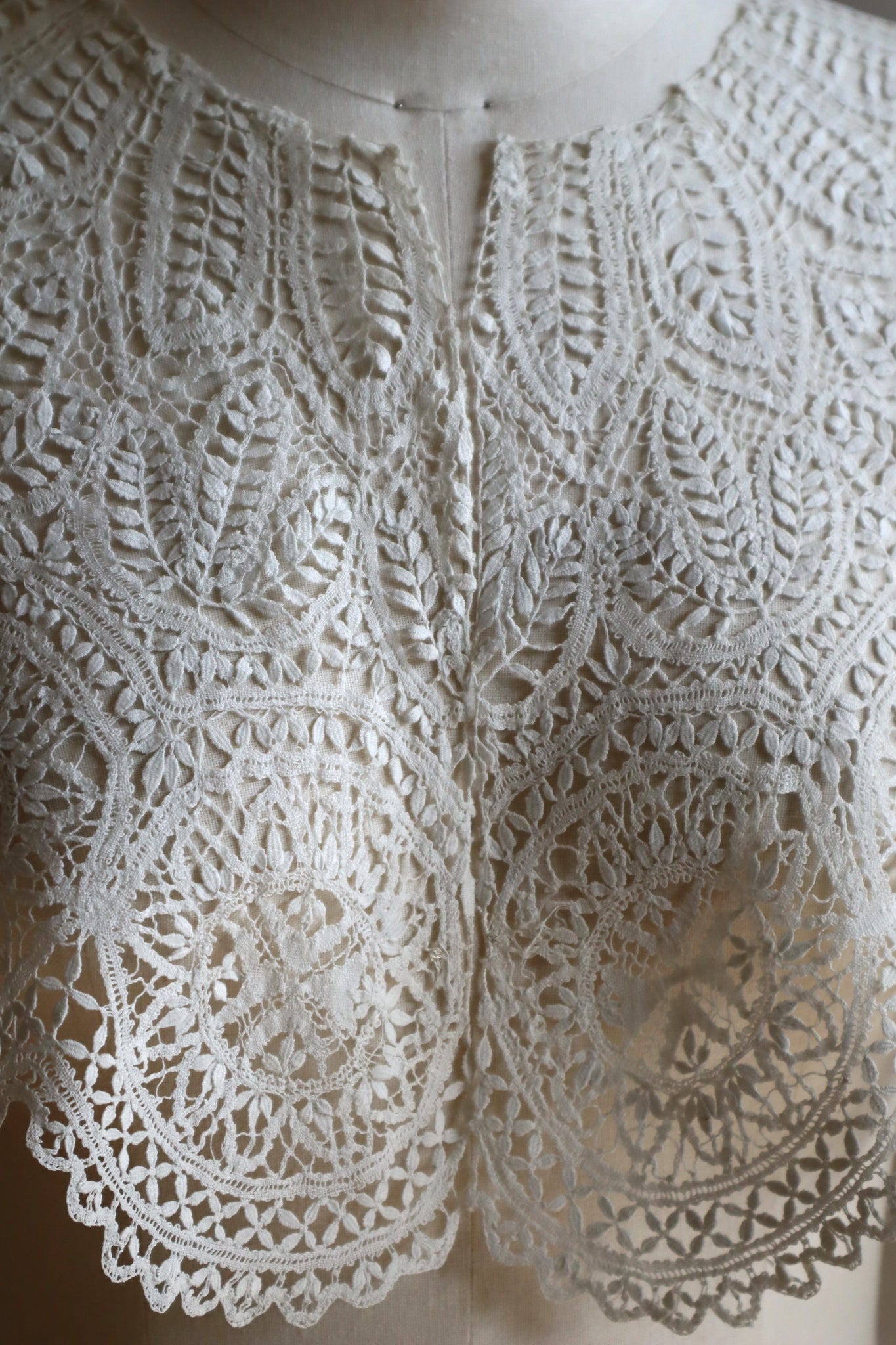 Late 19th Century Linen Maltese Lace Bertha Collar