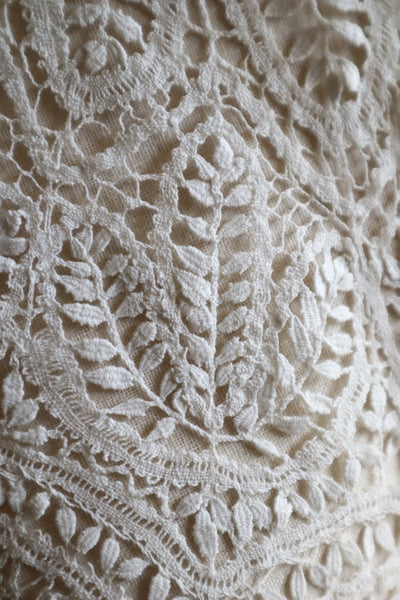 Late 19th Century Linen Maltese Lace Bertha Collar