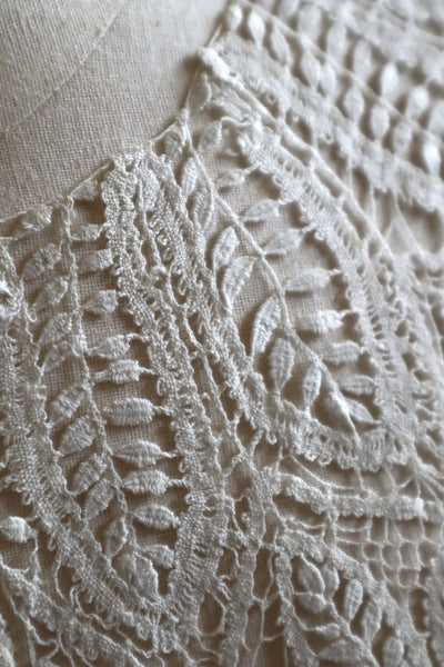 Late 19th Century Linen Maltese Lace Bertha Collar