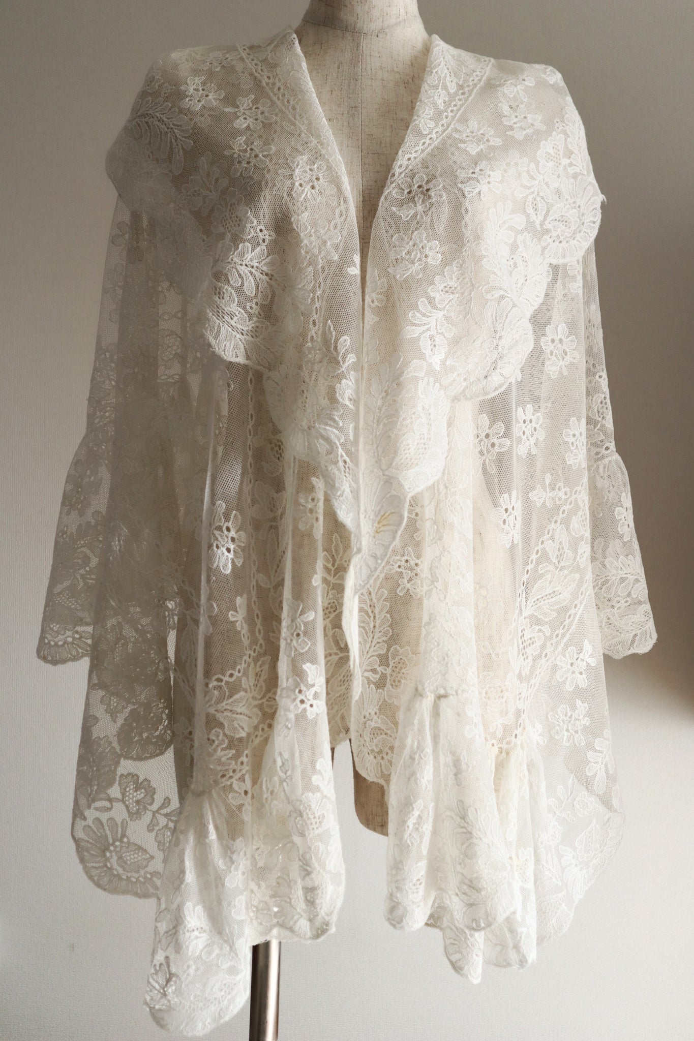 1910s Edwardian Lace Shawl