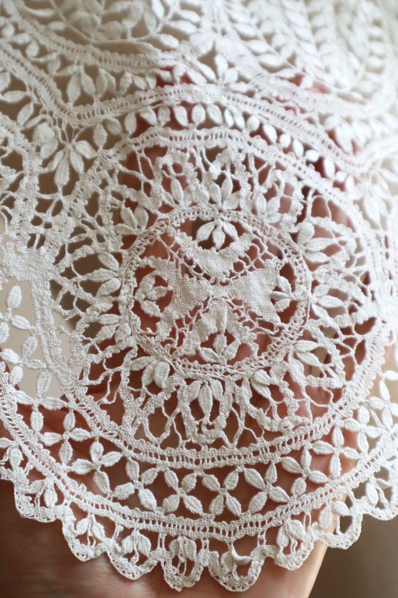 Late 19th Century Linen Maltese Lace Bertha Collar