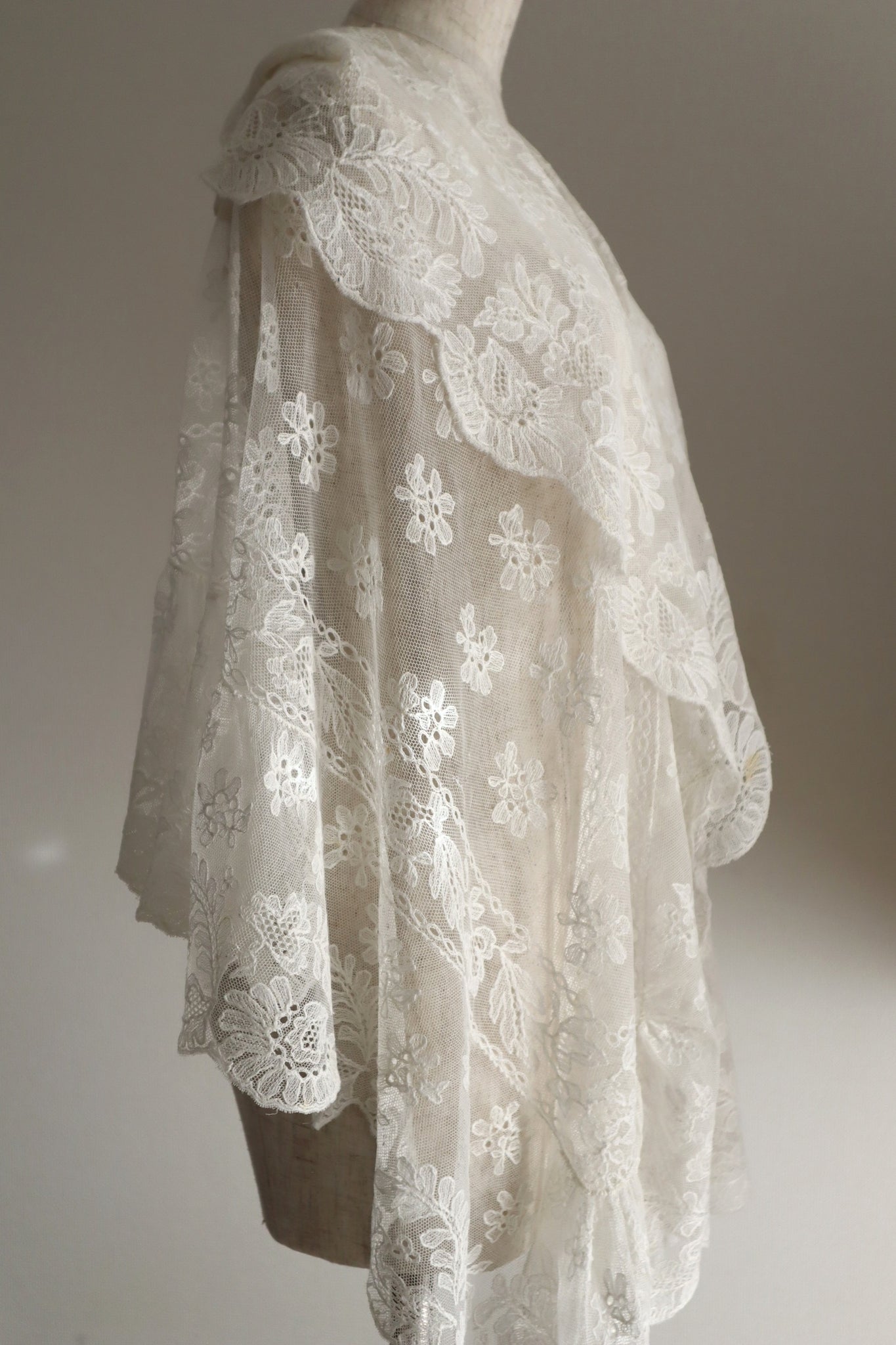 1910s Edwardian Lace Shawl