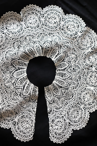 Late 19th Century Linen Maltese Lace Bertha Collar