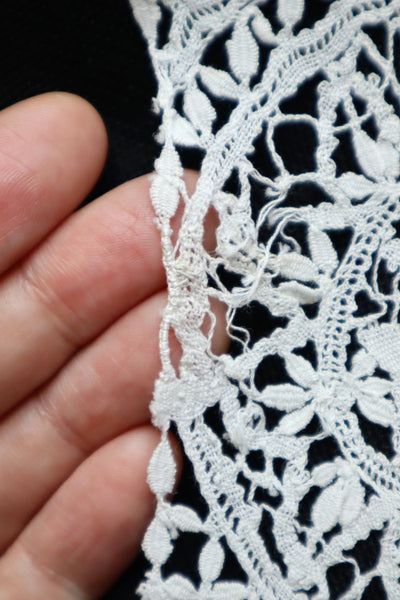 Late 19th Century Linen Maltese Lace Bertha Collar