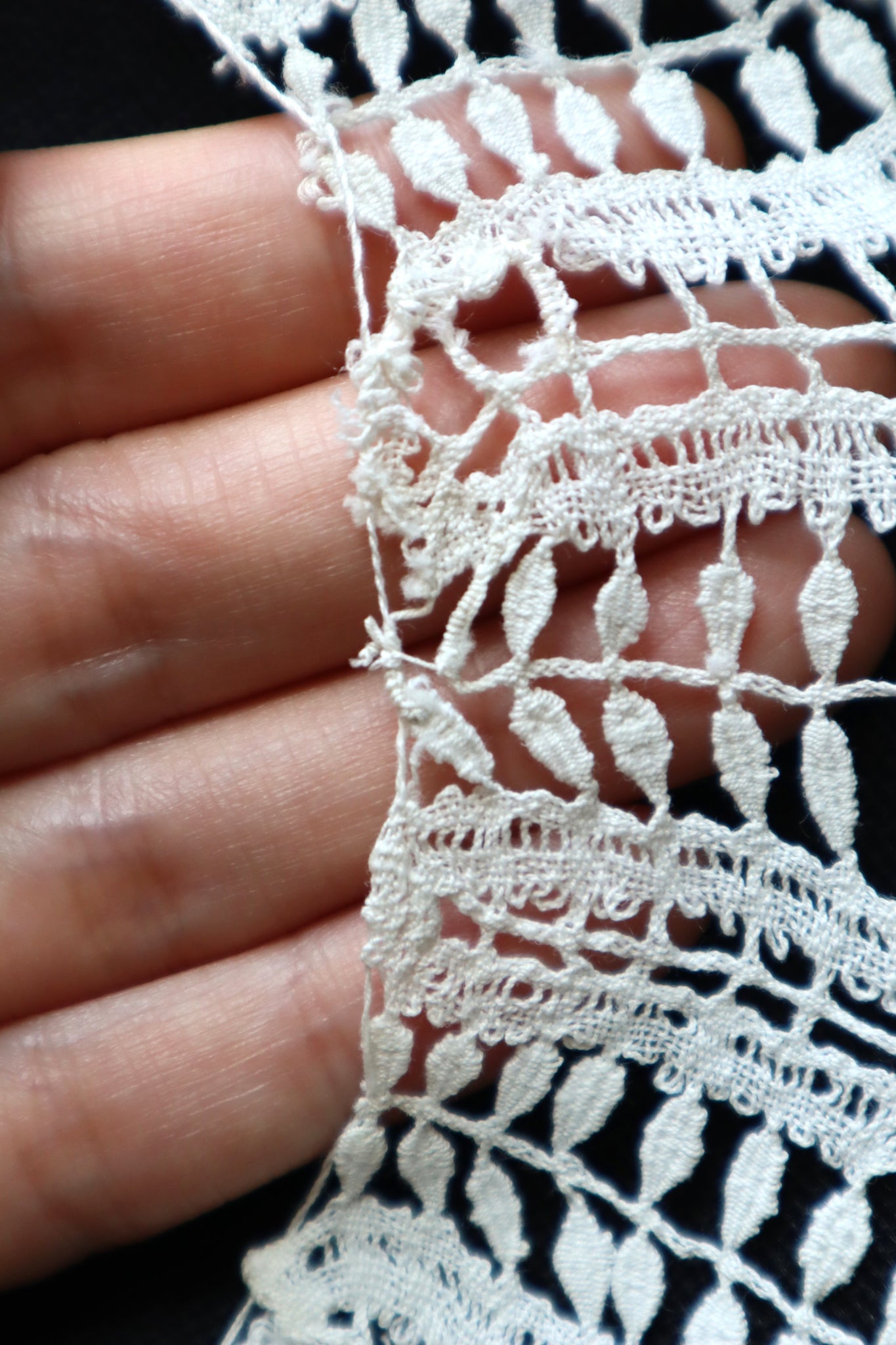 Late 19th Century Linen Maltese Lace Bertha Collar