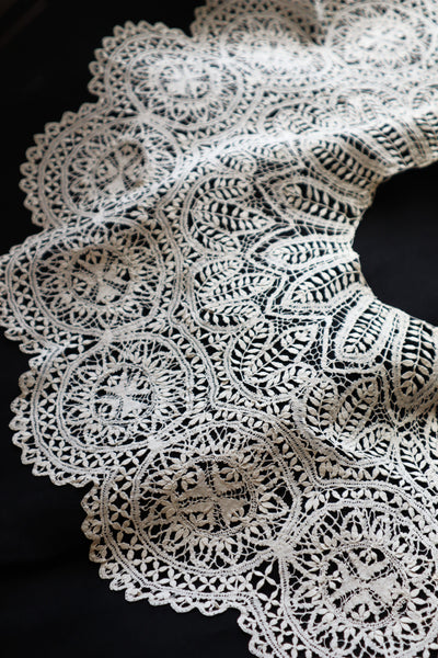 Late 19th Century Linen Maltese Lace Bertha Collar